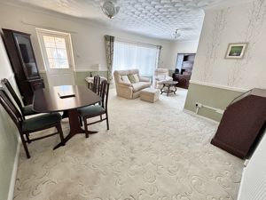 Lounge/diner- click for photo gallery